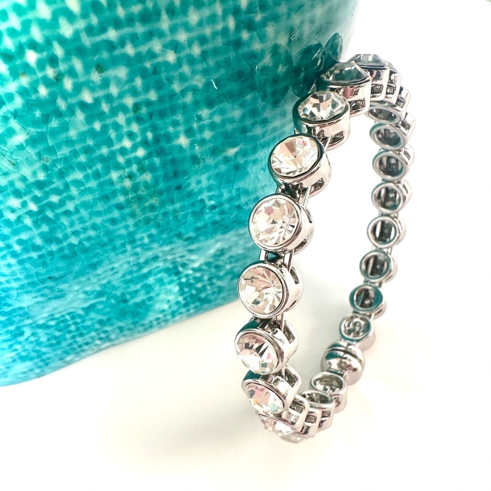 CHICO’s “Rasa” Silver & Crystal Magnetic Closure Bangle Bracelet NWT​ - Picture 10 of 15